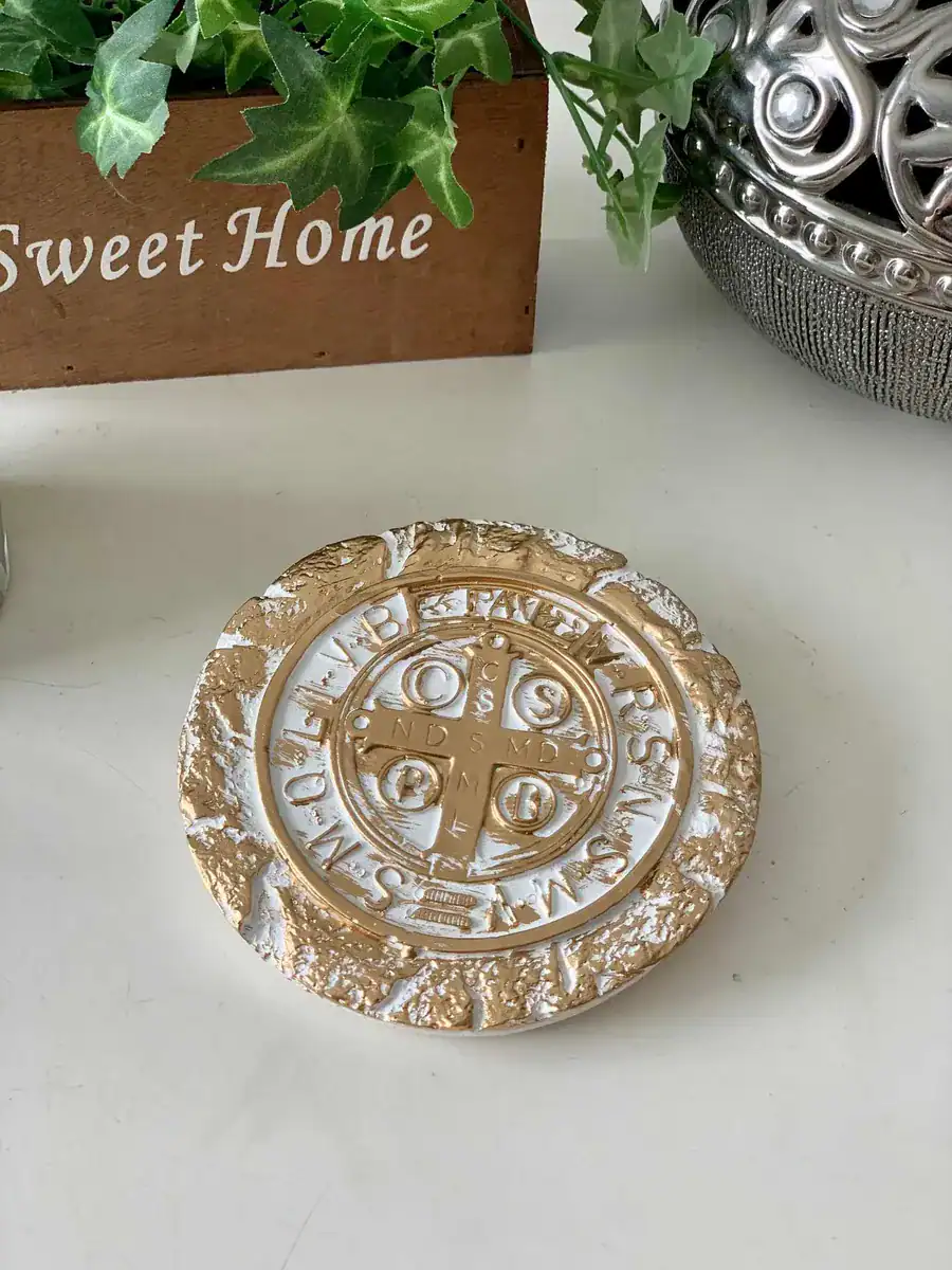 Medalha Imitação de Mármore com Ouro